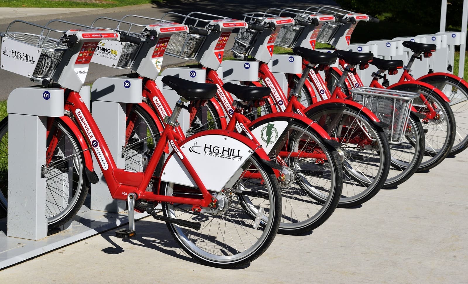 Figure of free bike rentals, one of the popular hotel room amenities.