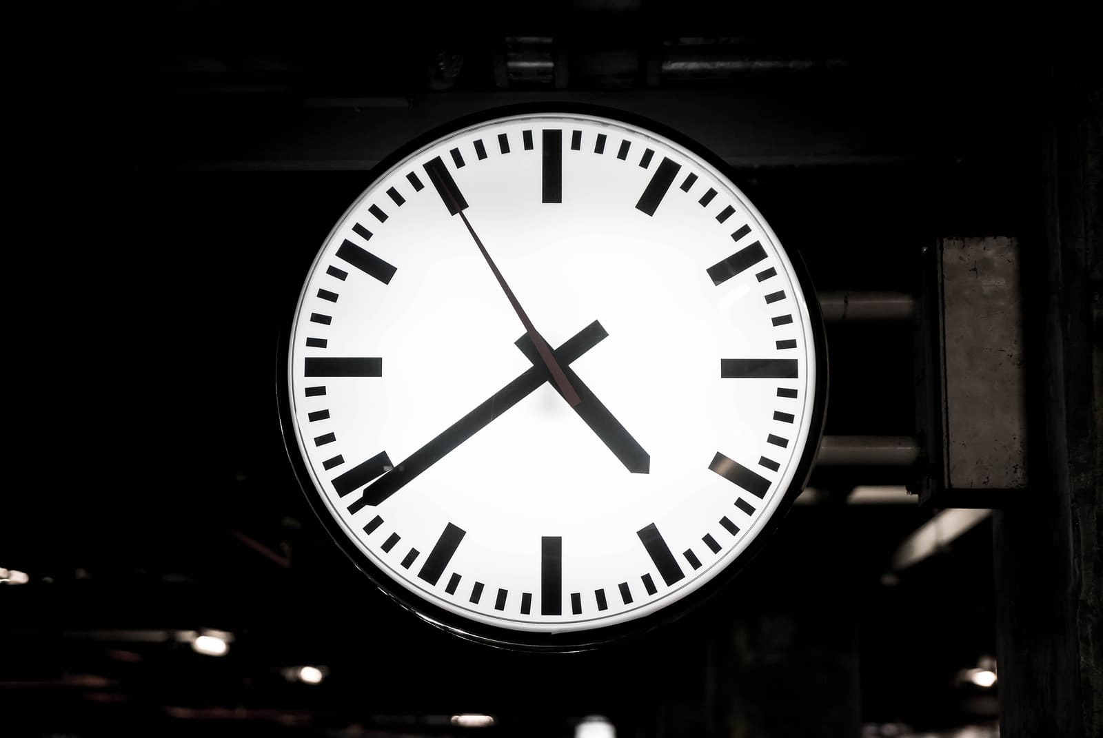 Photograph of the clock as a way of depicting the cancellation window of the hotel cancellation policy.