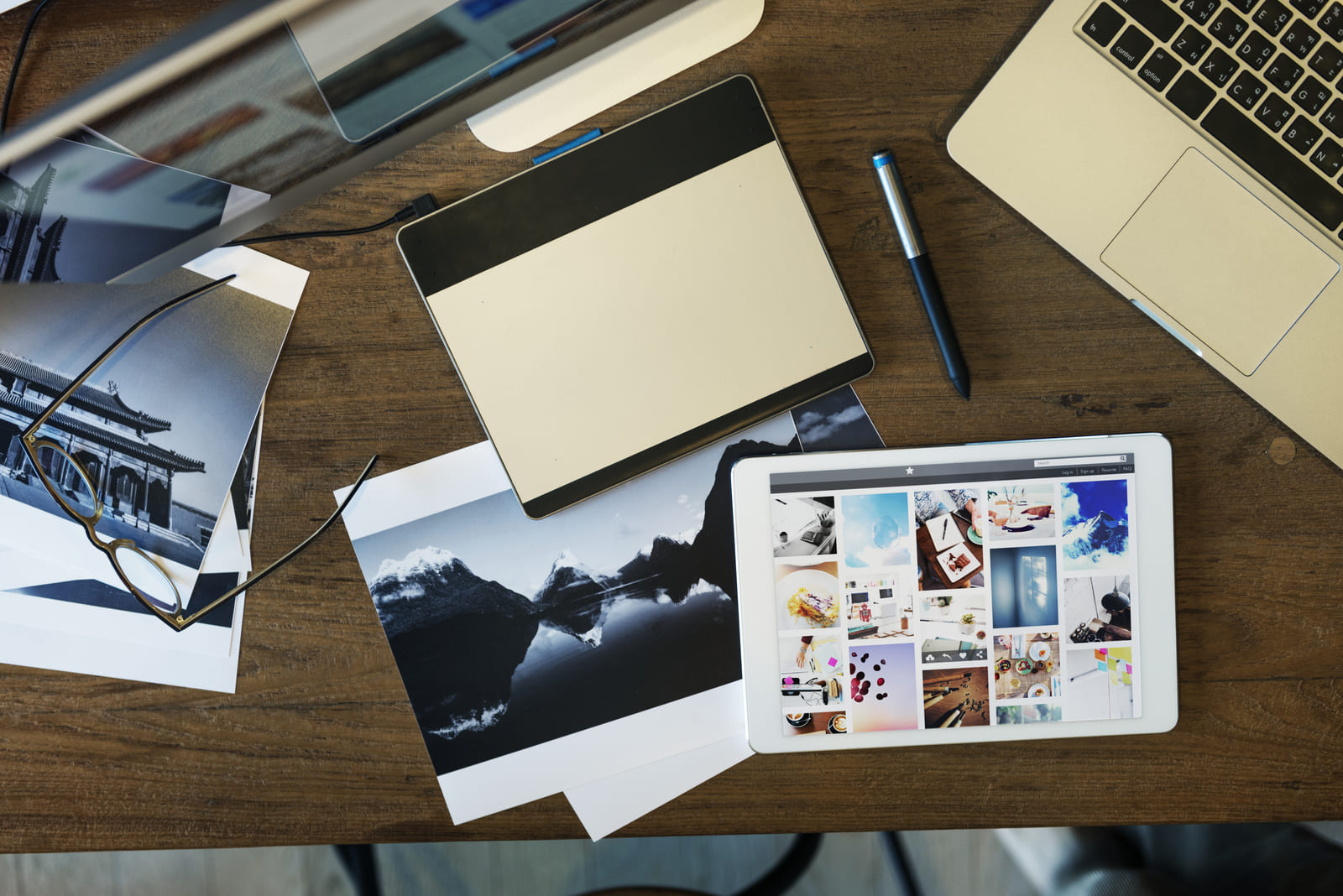 Snapshot of a digital gallery on portable devices.