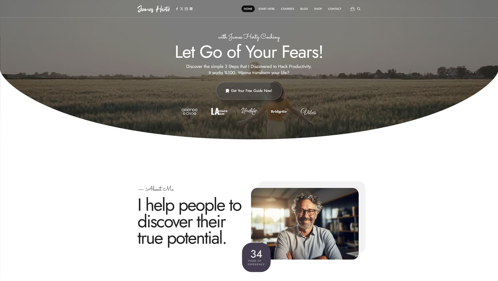Graphic of Efor, a coaching classes WordPress theme with powerful customization.